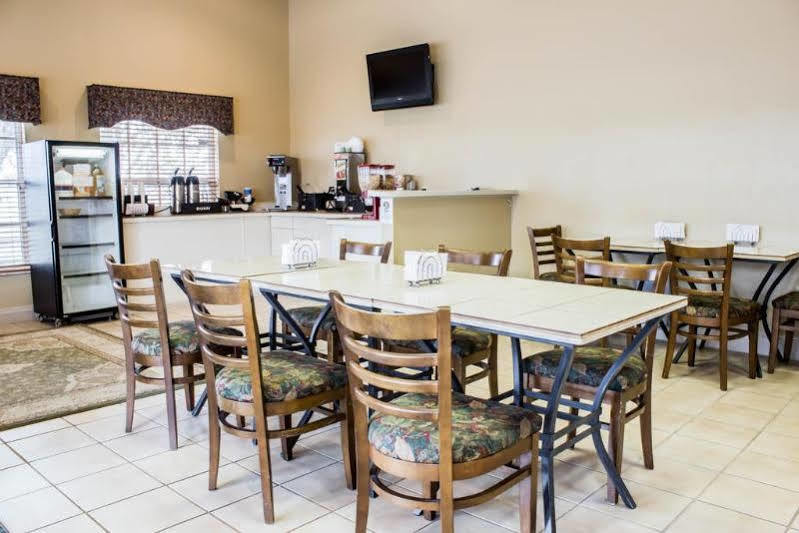 Rodeway Inn & Suites Haines City Exterior foto